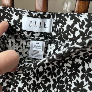 ELLE black/white floral print Bermuda Length pull on shorts! Size XXL! Cool!